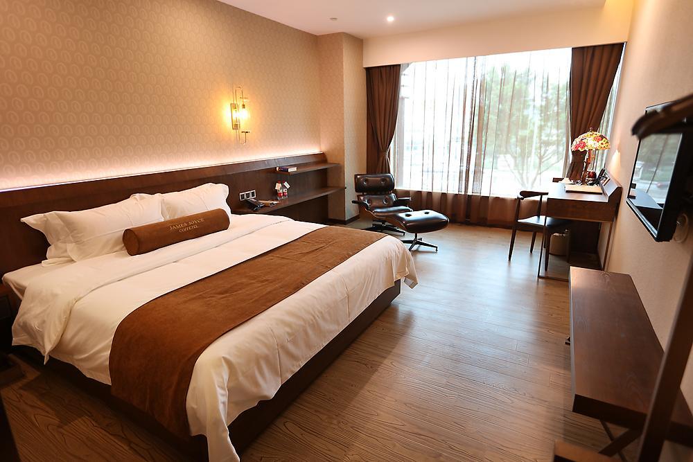 James Joyce Coffetel Hotel Guangzhou Baiyun Street North Branch Exterior photo